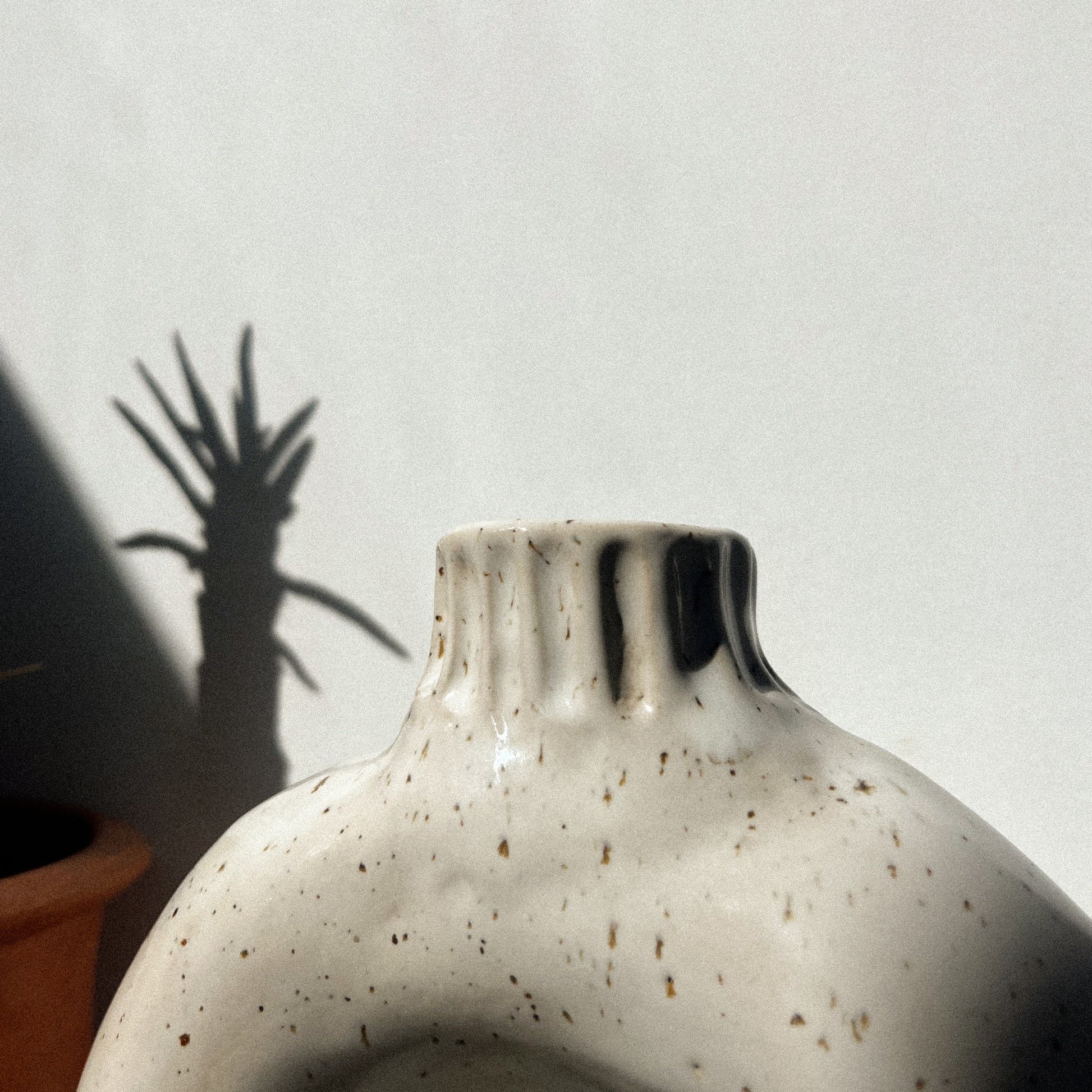 Round speckled vase - Saleta