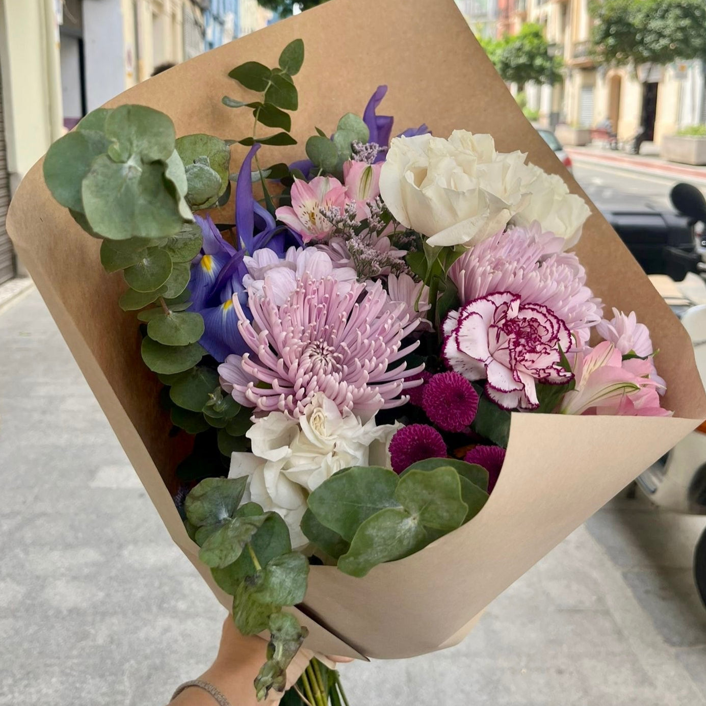 Mother’s Day Pottery Workshop Valencia (2 people + flowers)